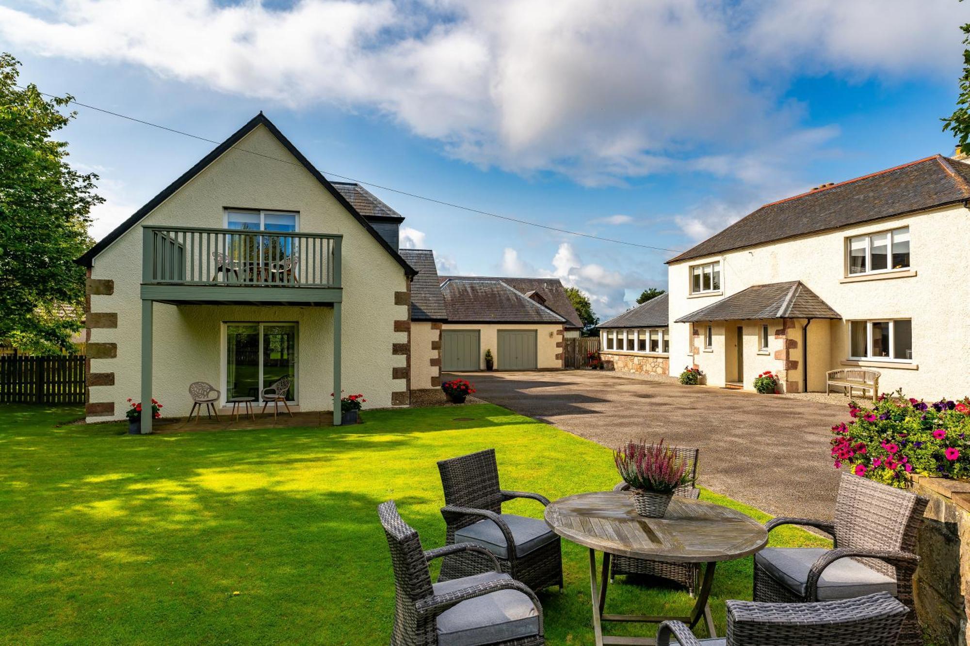 Sandown House Hotell Nairn Eksteriør bilde